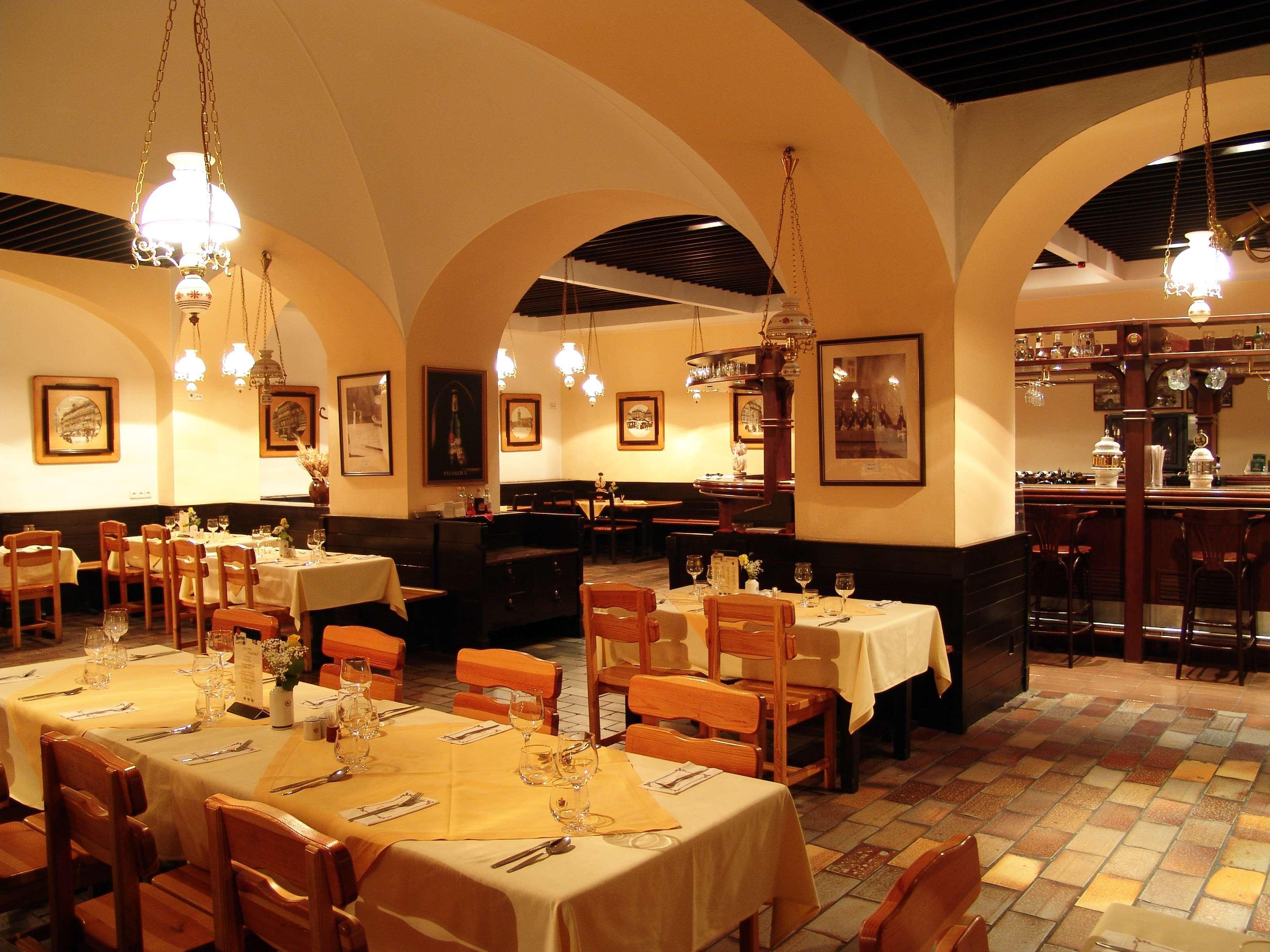 Ambassador Zlata Husa Prága Kültér fotó Restaurant interior