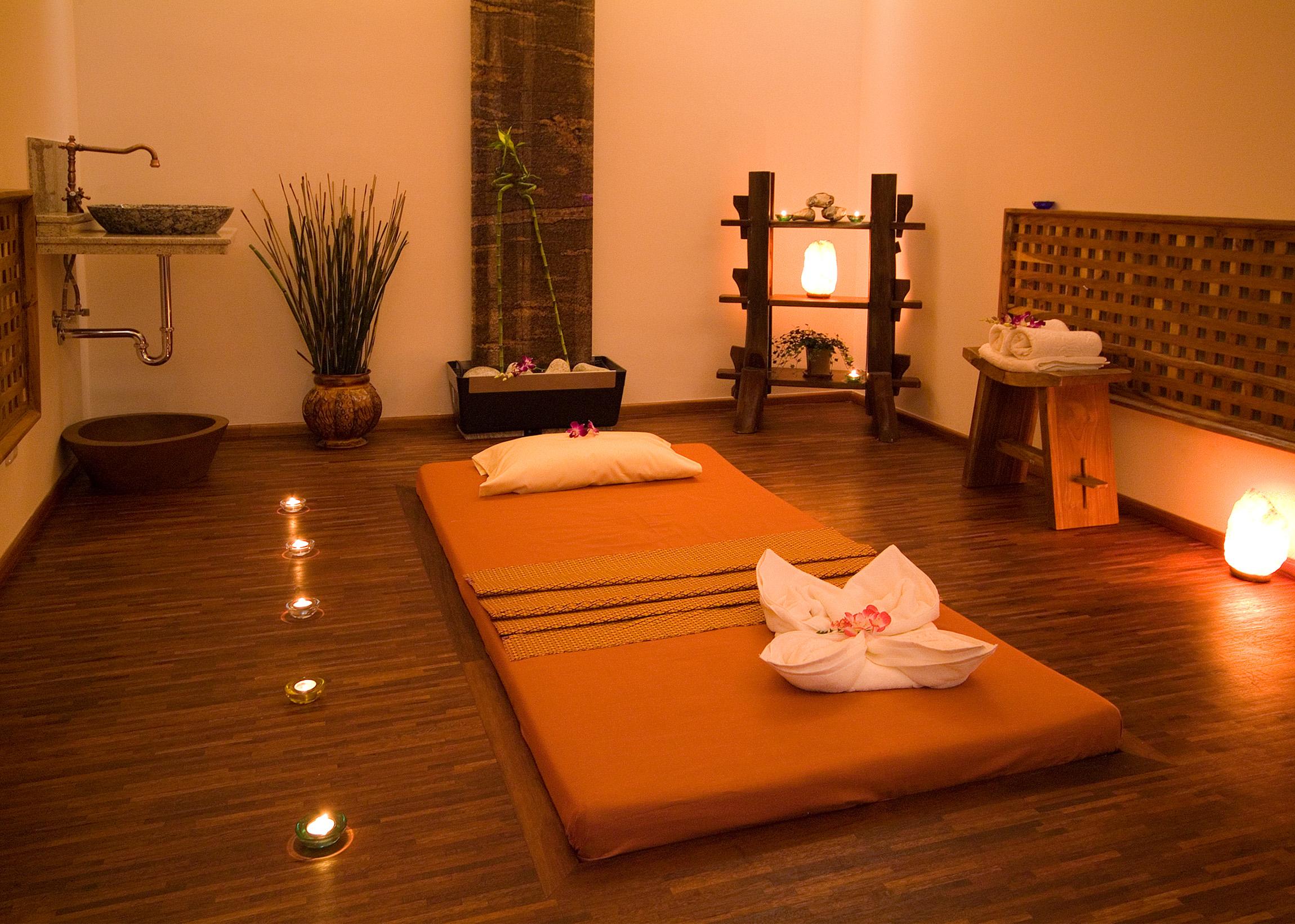 Ambassador Zlata Husa Prága Kültér fotó A massage room