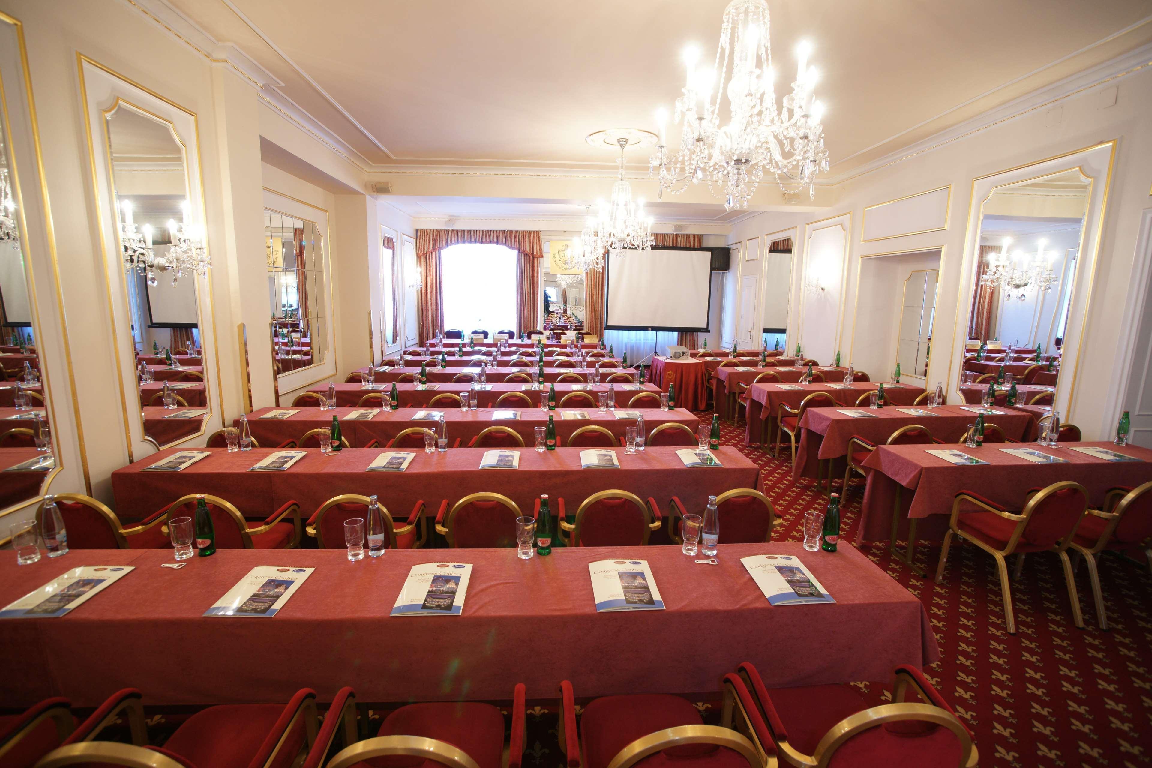 Ambassador Zlata Husa Prága Kültér fotó The conference room