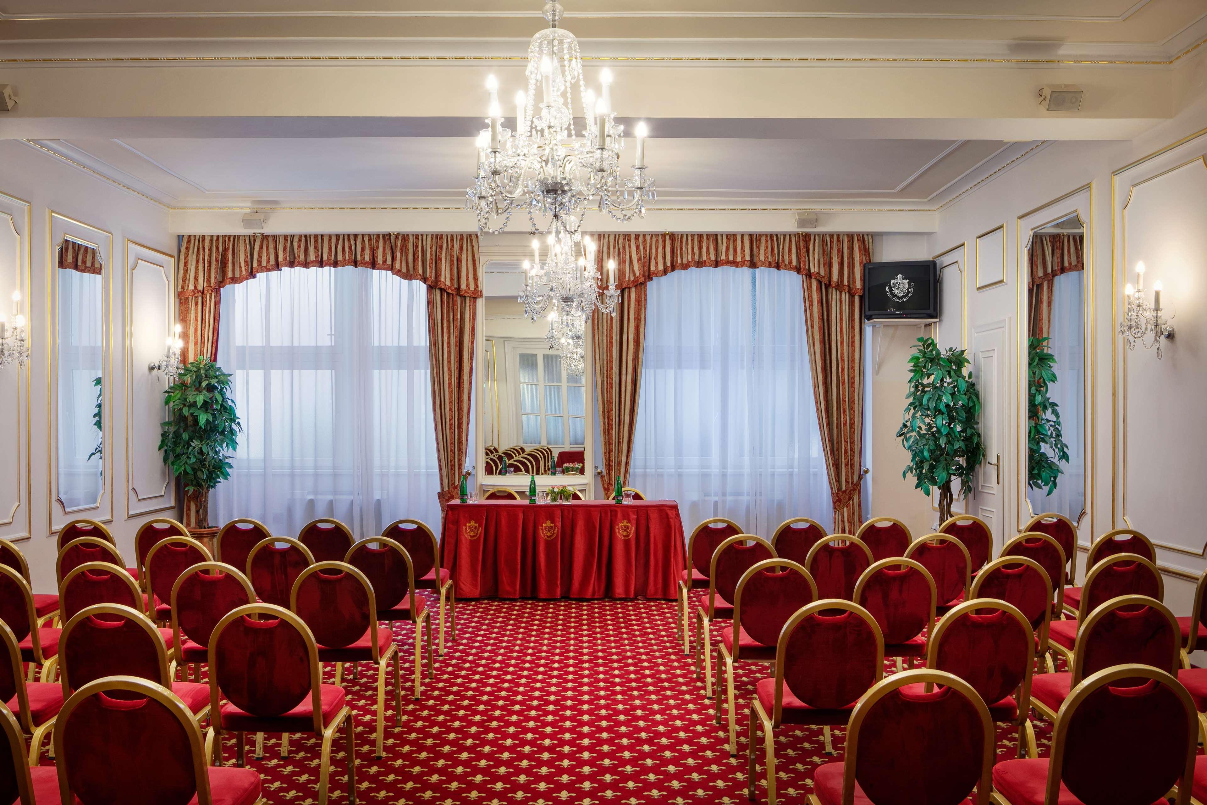 Ambassador Zlata Husa Prága Kültér fotó The ballroom