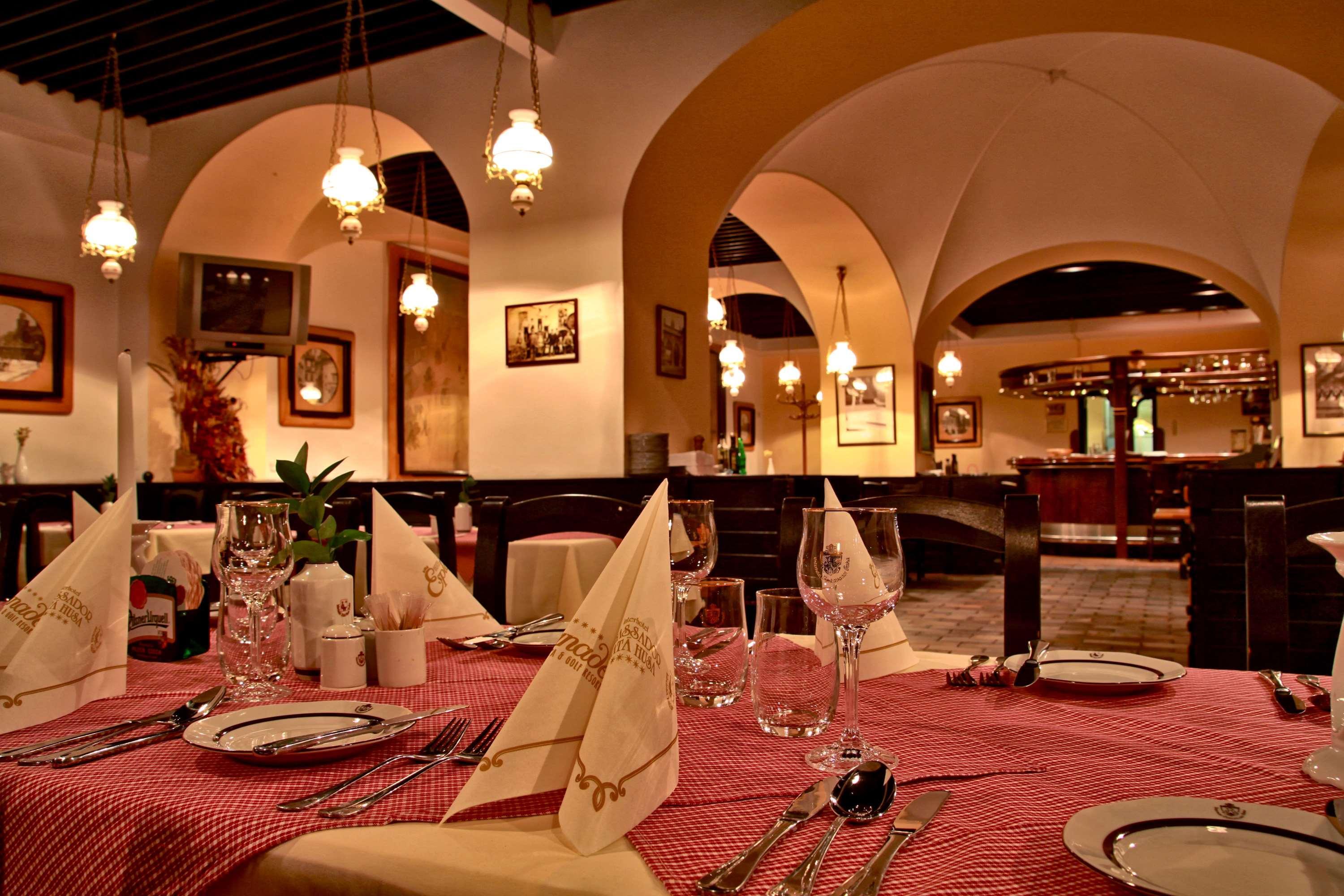Ambassador Zlata Husa Prága Kültér fotó Restaurant interior