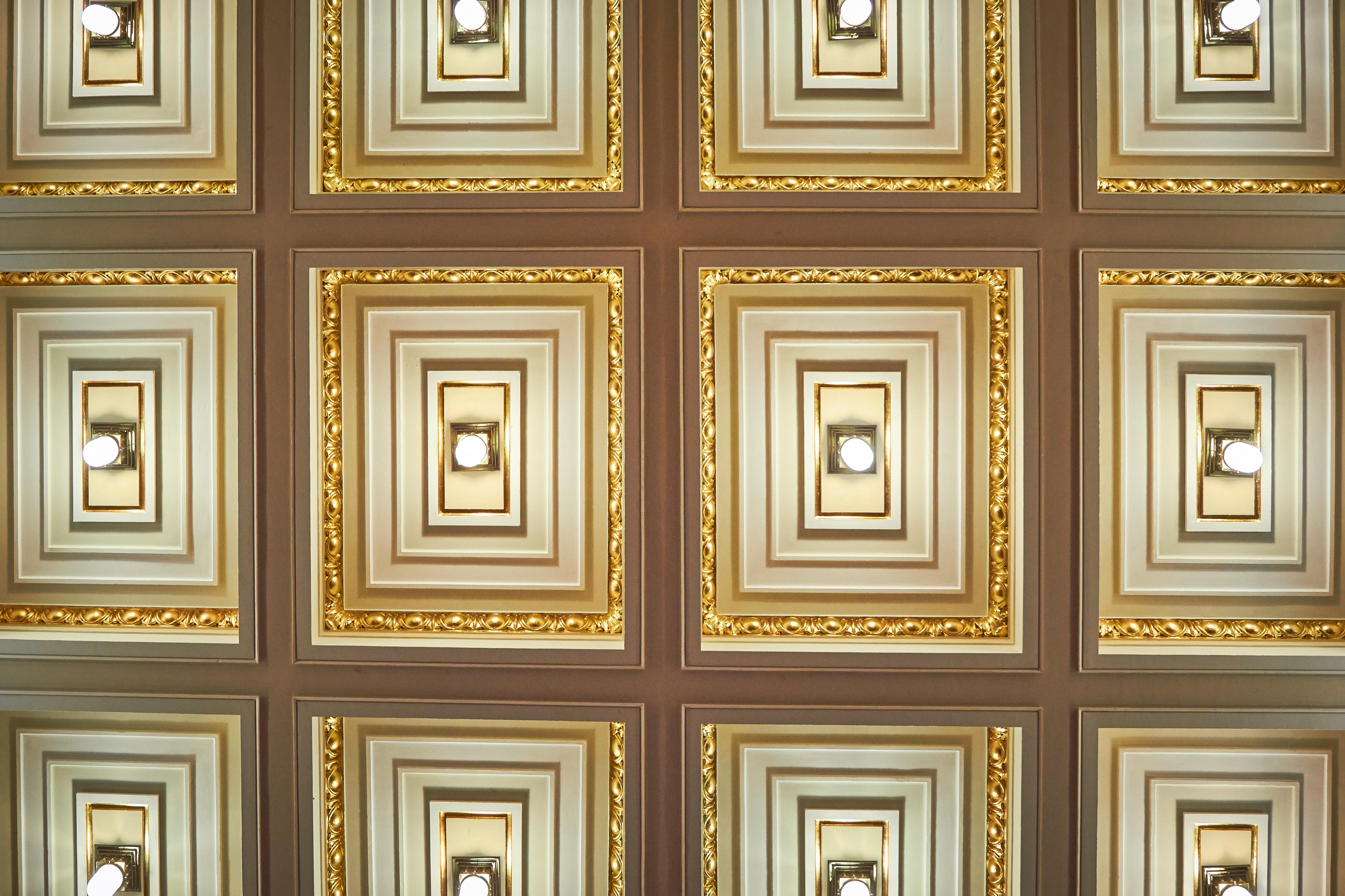 Ambassador Zlata Husa Prága Kültér fotó Ceiling of the ballroom